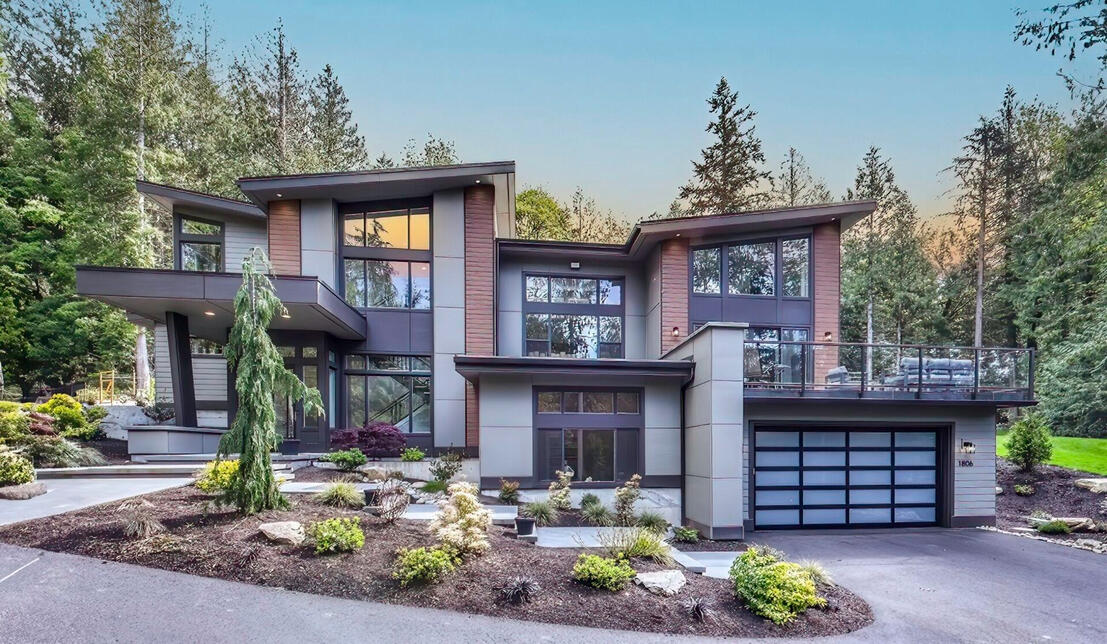 Custom Carnation Home