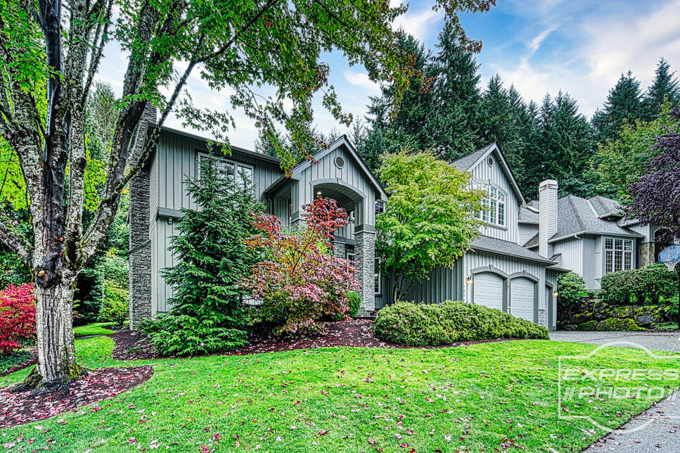 Redmond Luxury Home Redmond Luxury Home