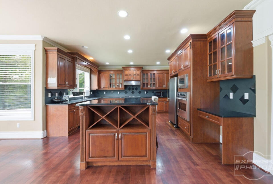 Kent Luxury Home Kent Luxury Home